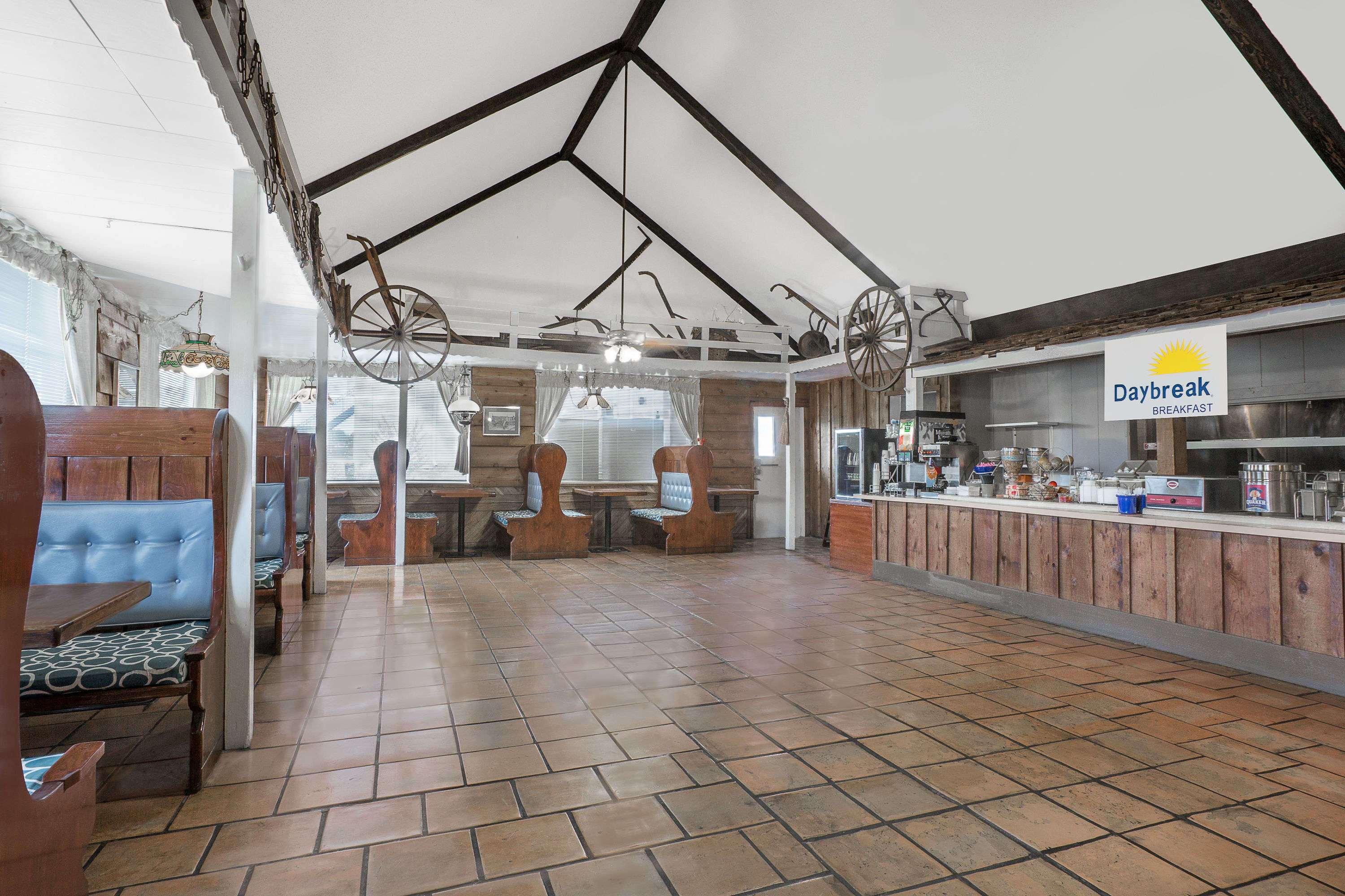 Meridian Inn Hotel Екстер'єр фото